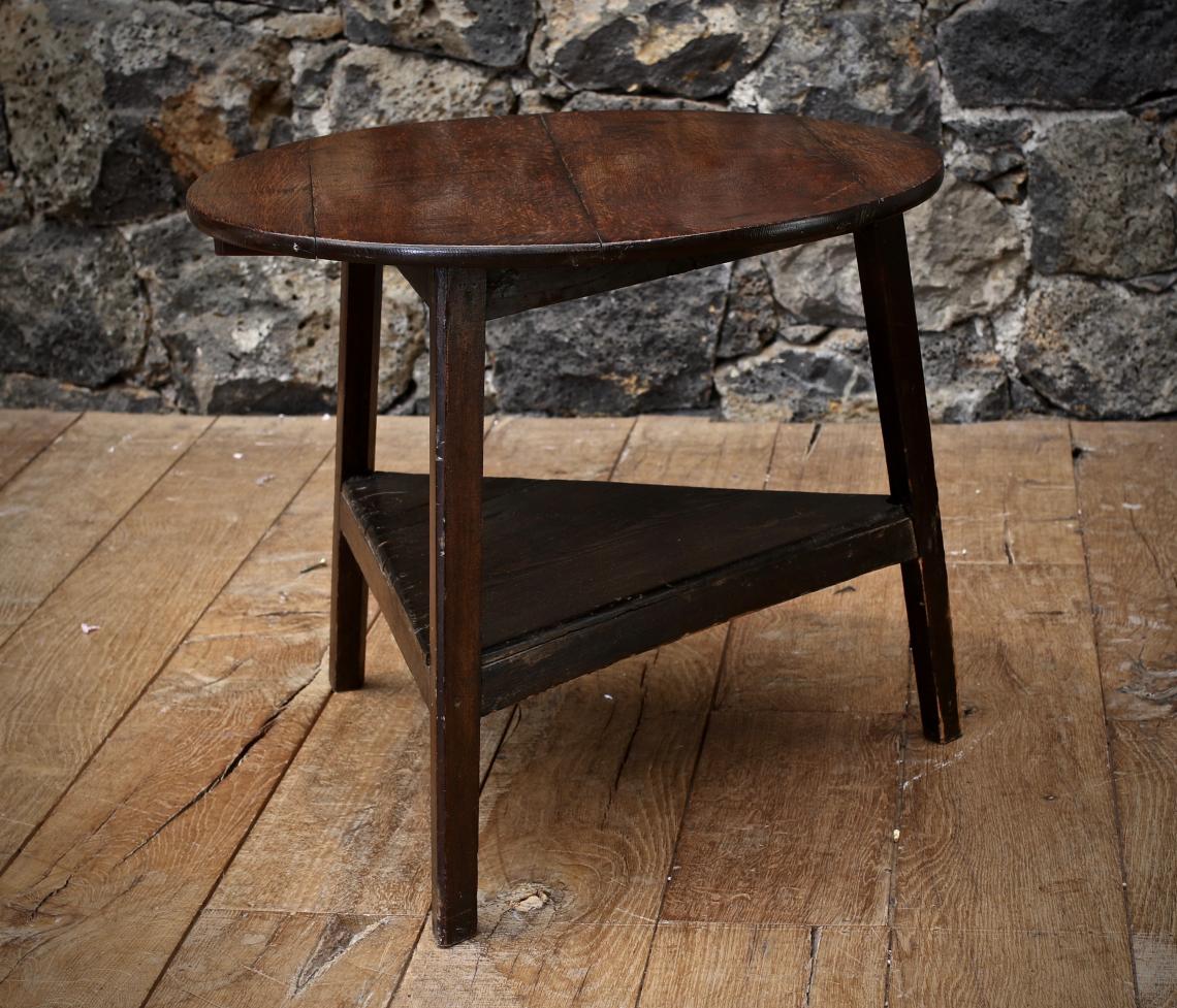 Little Cricket Table